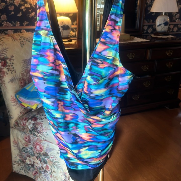 Ladies multicolor swimsuit size 16 - Picture 1 of 7
